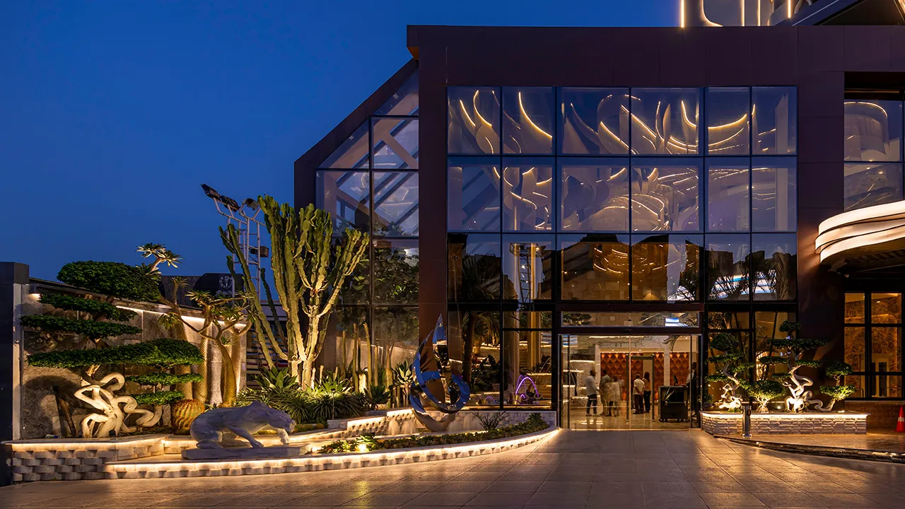 Mirage Hotel & Conference Center